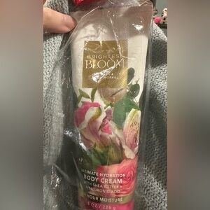 Bath & Body Works Ultimate Hydration, Body Cream, Brightest Bloom 8oz.